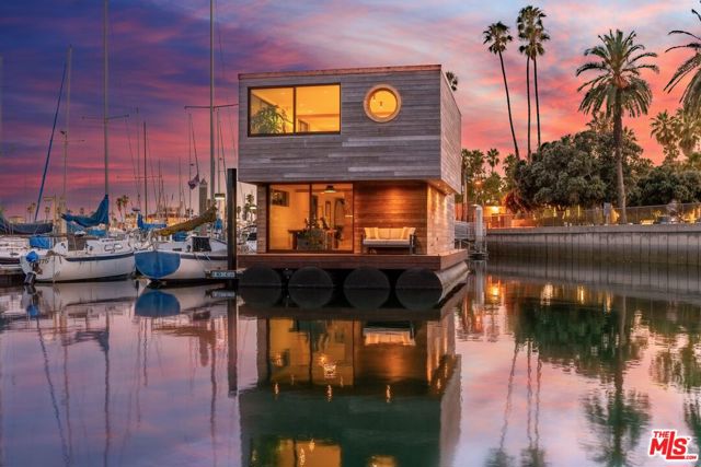 0 Santa Barbara Harbor, Marina 3c, Slip St-13, Santa Barbara CA: https://media.crmls.org/mediaz/121f3415-90da-476b-bd3b-4f5640d2776e.jpg