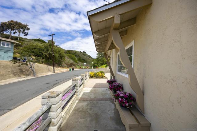 1945 Goldboro Street, San Diego CA: https://media.crmls.org/mediaz/121f6a2e-0375-4952-8102-a78be33ce9f9.jpg