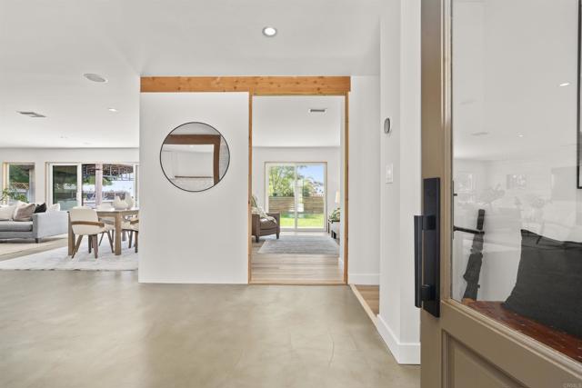 Detail Gallery Image 7 of 64 For 3235 Donna Dr, Carlsbad,  CA 92008 - 4 Beds | 2 Baths