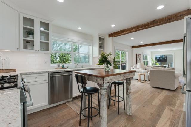 430 Hillcrest Drive, Aptos CA: https://media.crmls.org/mediaz/12202512-956c-4849-a14a-706669a3a51e.jpg