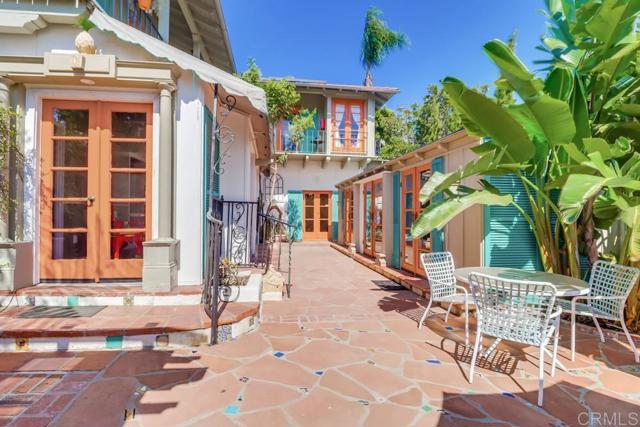 Detail Gallery Image 4 of 73 For 3014 Xenophon St, Point Loma,  CA 92106 - 5 Beds | 3 Baths