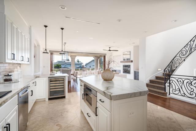238 Date Ave, Carlsbad CA: https://media.crmls.org/mediaz/1220ce50-fa8e-475f-b94a-2f7e698f892b.jpg