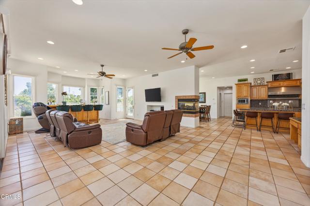 Detail Gallery Image 20 of 71 For 6301 Uplands of the Kern Dr, Bakersfield,  CA 93308 - 5 Beds | 4/1 Baths