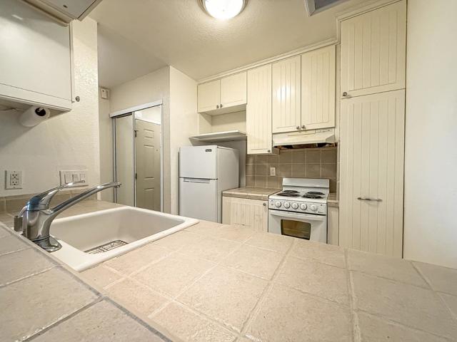29629 Mountain Oak Court, Hayward CA: https://media.crmls.org/mediaz/12233003-90de-4aa7-91cf-4d5b76f83330.jpg