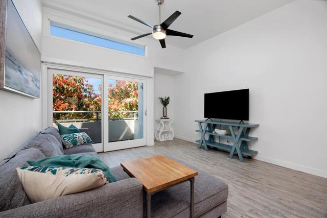 317 Pine Ave, Carlsbad CA: https://media.crmls.org/mediaz/1223440d-2bb2-4de2-ba77-61b8ebec9409.jpg