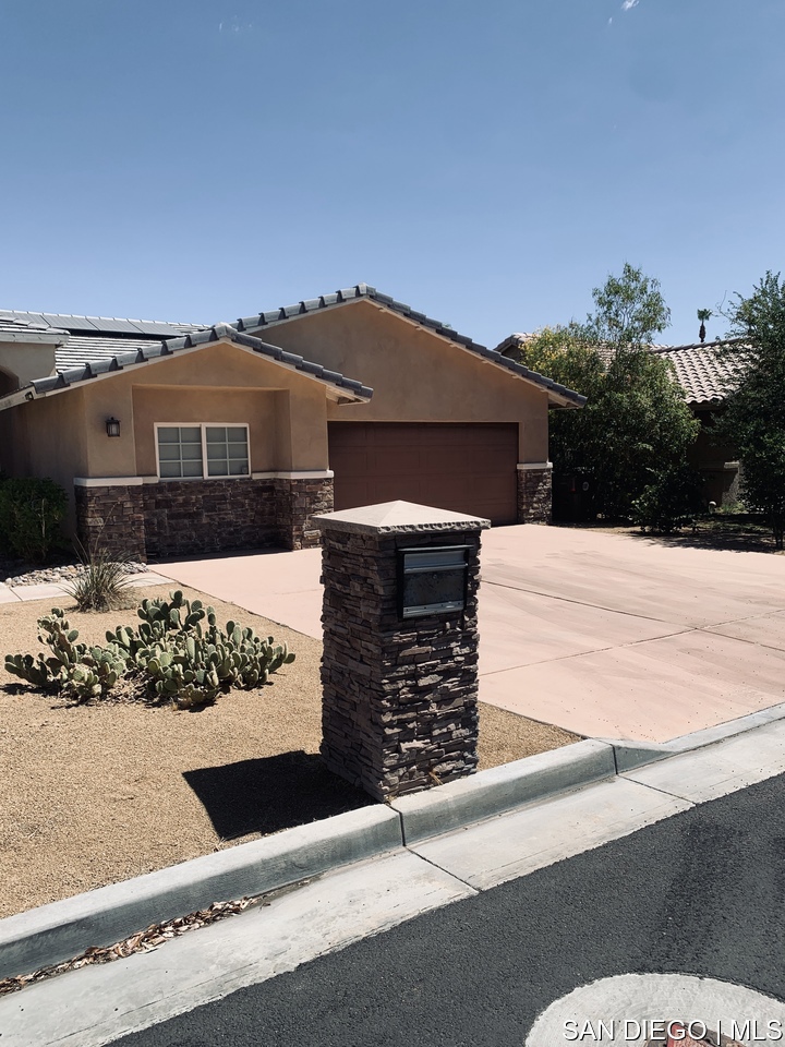 72400 Cactus DR
