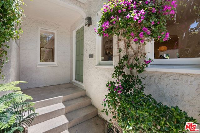 2116 Princeton Avenue, Los Angeles CA: https://media.crmls.org/mediaz/12241f25-b188-449a-be5f-c796de945f15.jpg