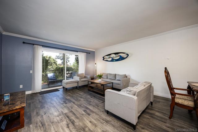5700 Baltimore Dr, La Mesa CA: https://media.crmls.org/mediaz/122441d4-e494-4d62-9ccd-46ac51aea831.jpg