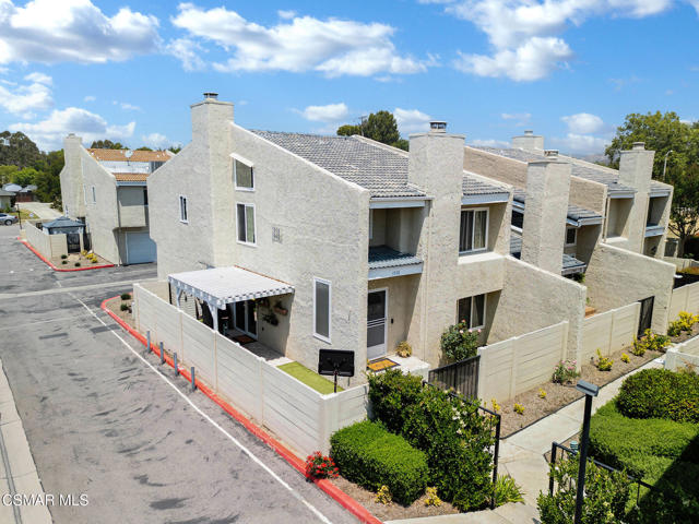 1938 Stow Street, Simi Valley CA: https://media.crmls.org/mediaz/12246a6e-f88a-430d-bc36-5b7f31793e28.jpg