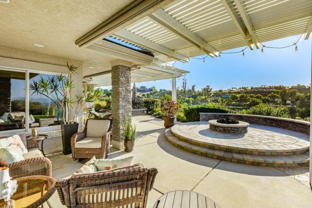 Detail Gallery Image 14 of 36 For 28623 Willow Park Rd, Escondido,  CA 92026 - 3 Beds | 3 Baths