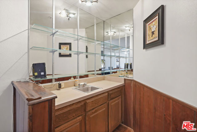 2102 Century Park Lane, Los Angeles CA: https://media.crmls.org/mediaz/1224f08b-02c8-4d41-b381-ab75e1ef7f1e.jpg