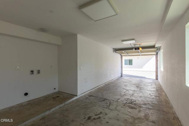 Detail Gallery Image 8 of 15 For 4179 Normandie Ave #1/2,  Los Angeles,  CA 90037 - 4 Beds | 3 Baths