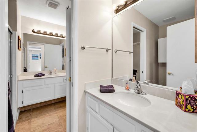 43 Sunrise Drive, Rancho Mirage CA: https://media.crmls.org/mediaz/12257ebf-a13b-4797-bea8-7f7c299a4a88.jpg