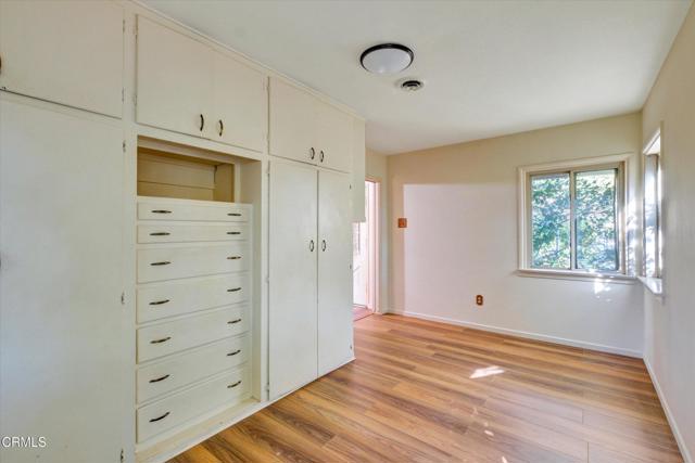 Detail Gallery Image 27 of 49 For 3942 Los Olivos Ln, Glendale,  CA 91214 - 3 Beds | 2 Baths