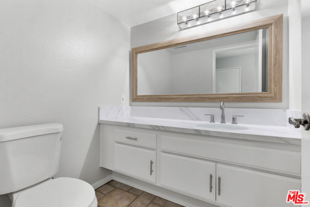 603 Racquet Club Lane, Thousand Oaks CA: https://media.crmls.org/mediaz/12269f88-0357-4cf3-94ab-b0bac7a149d8.jpg