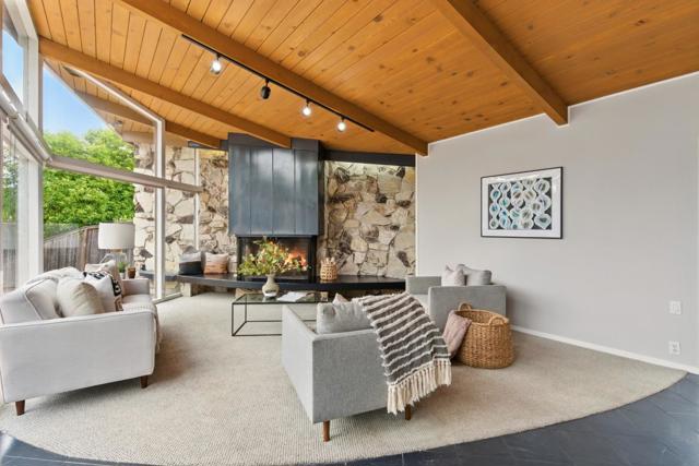 18009 Laird Court, Castro Valley CA: https://media.crmls.org/mediaz/1226e560-731d-499f-a094-58f287d0d6f3.jpg