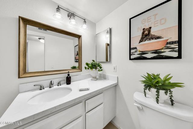 769 Birchpark Circle, Thousand Oaks CA: https://media.crmls.org/mediaz/1226e6b1-b648-428b-ab38-30d7c3b233f9.jpg
