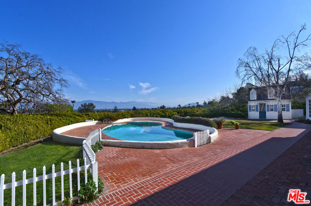 4141 Knobhill DriveSherman Oaks img 2