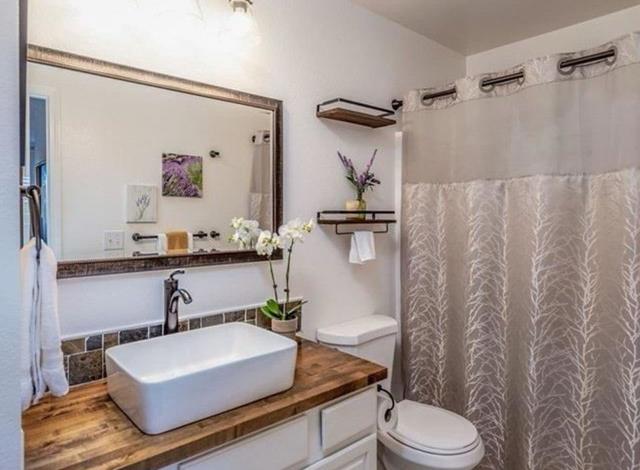 17165 Creekside Circle, Morgan Hill CA: https://media.crmls.org/mediaz/12278ce9-f2e2-4044-a17c-c33e4d112c12.jpg