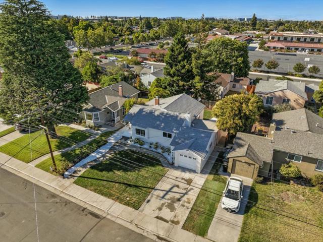 241 E Taylor, Sunnyvale CA: https://media.crmls.org/mediaz/1227a312-5192-41ac-9853-9fca419c0602.jpg