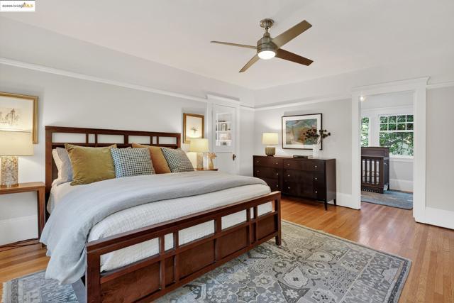 541 Boulevard Way, Piedmont CA: https://media.crmls.org/mediaz/12284791-857e-4e7b-900f-95a7299b9579.jpg