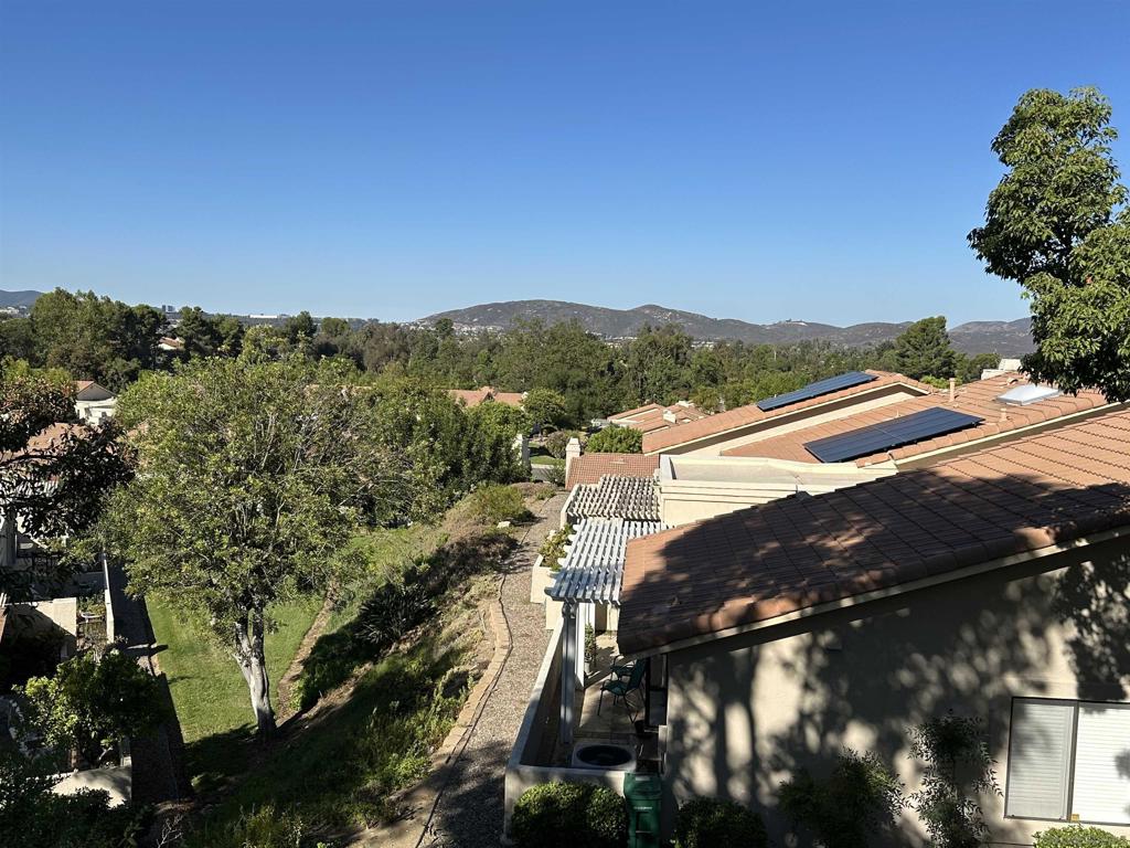 18076 Avenida Alozdra