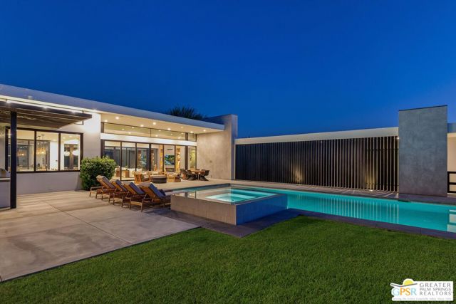 8 Desert Lark Circle, Rancho Mirage, CA 92270