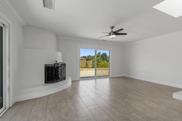 Detail Gallery Image 6 of 64 For 1838 Acacia Ln, Fallbrook,  CA 92028 - 6 Beds | 3 Baths