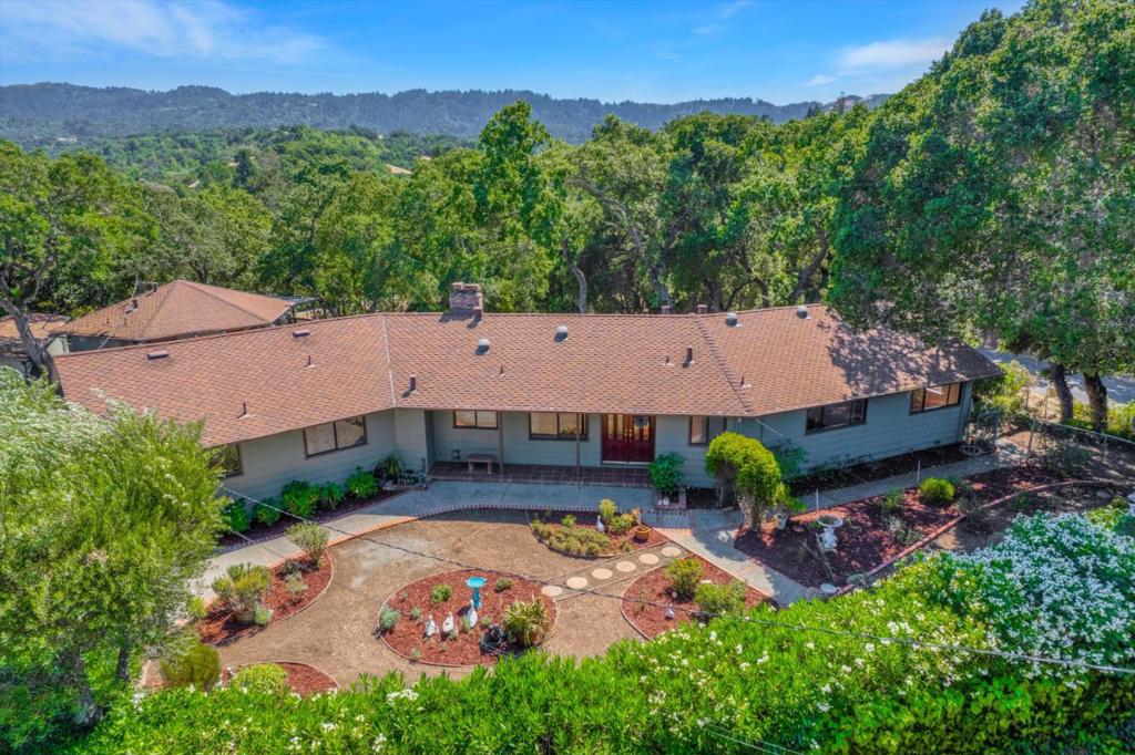 10 Bear Gulch Drive