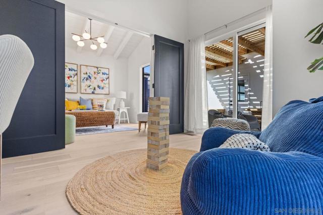 5632 Ladybird Lane, La Jolla CA: https://media.crmls.org/mediaz/122bc088-c8ec-441a-91c4-985adc5c2f0a.jpg