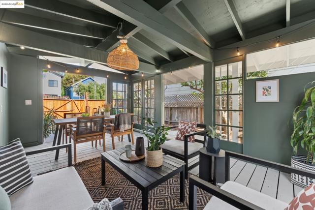 350 Henry St, Oakland CA: https://media.crmls.org/mediaz/122be4af-1251-4e1a-8657-4e6979cd2d81.jpg