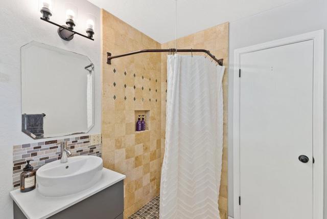 6443 E Zayante Road, Felton CA: https://media.crmls.org/mediaz/122c2ab3-adb3-44c2-8eac-ee63992d5209.jpg