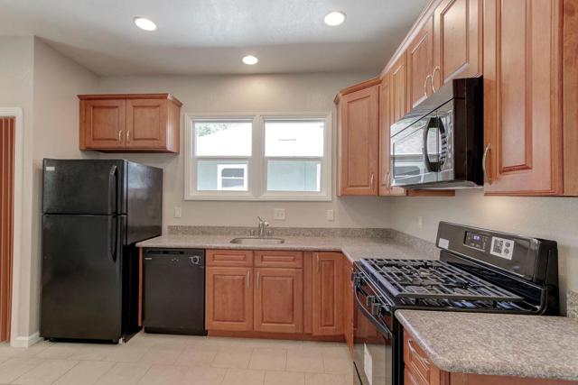 19 S Delaware Street, San Mateo CA: https://media.crmls.org/mediaz/122c3b01-3583-42d3-a7f4-0c4970fe7a8a.jpg