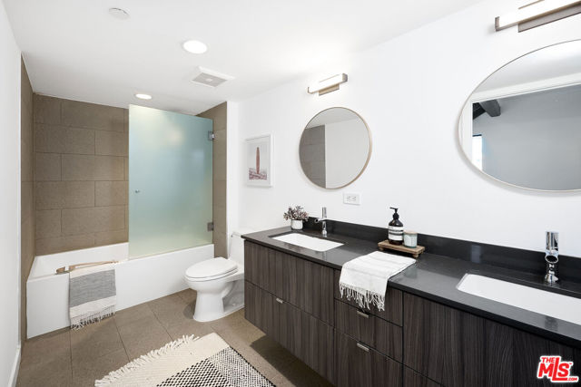 746 Brooks Avenue, Venice CA: https://media.crmls.org/mediaz/122cd26e-0684-44cb-a0c4-44b94587cc52.jpg