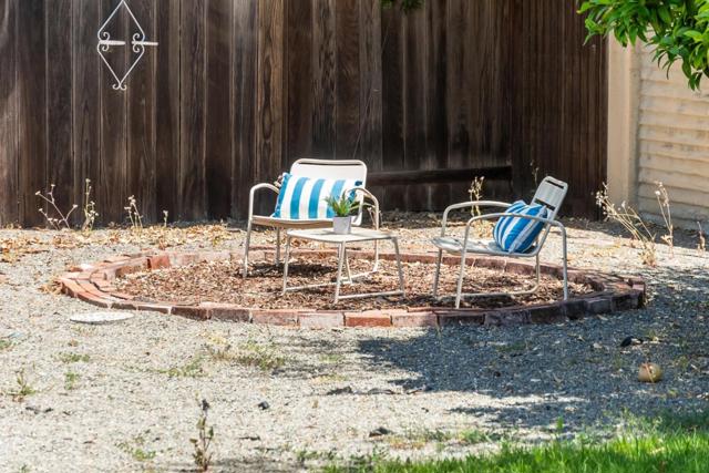 1284 Mandarin Drive, Sunnyvale CA: https://media.crmls.org/mediaz/122d0dd8-79dc-45ef-ba52-446202a5e77d.jpg