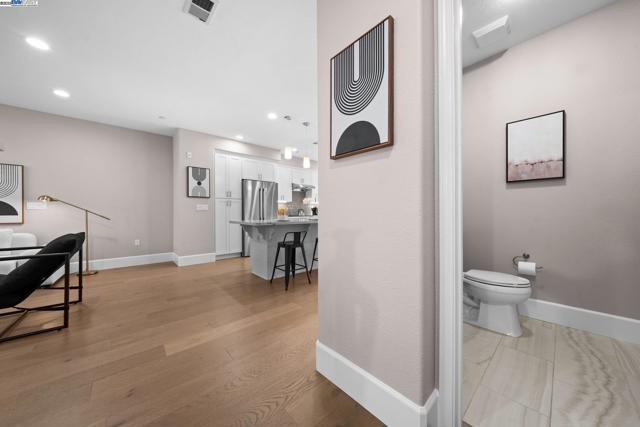 5223 S Esprit Loop, Dublin CA: https://media.crmls.org/mediaz/122d211c-8a66-4473-8edf-14ebda28f511.jpg