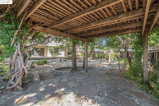 3523 Tabora Drive, Antioch CA: https://media.crmls.org/mediaz/122dbe3e-a375-4cd6-b21a-66eb821e50d7.jpg