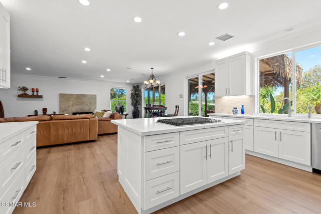 213 Heath Meadow Court, Simi Valley CA: https://media.crmls.org/mediaz/122eb019-52ce-42b2-86f7-7c47dd480521.jpg