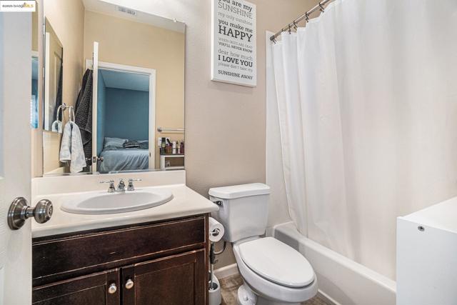 583 Sawgrass Way, Oakley CA: https://media.crmls.org/mediaz/122ee395-9a4c-49f1-adb2-e2044e2b9028.jpg
