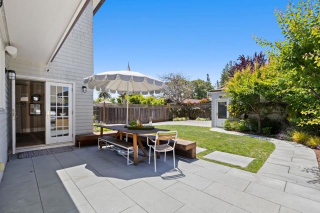 827 Walnut Avenue, Burlingame CA: https://media.crmls.org/mediaz/122f369a-2259-4251-9cb4-c46a87051463.jpg