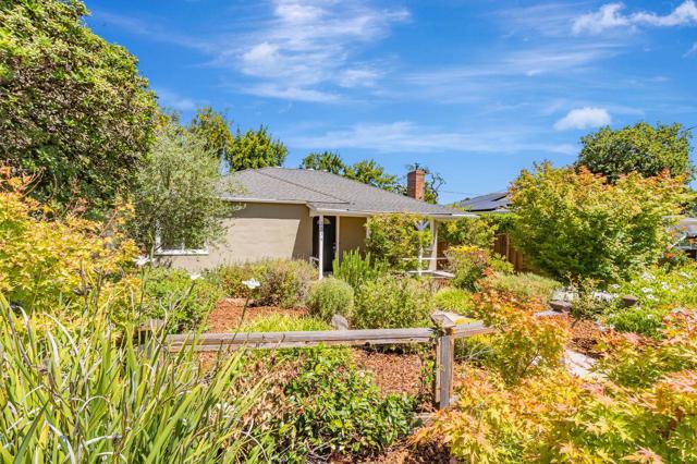 2534 Howard Avenue, San Carlos CA: https://media.crmls.org/mediaz/122fc219-7714-42f3-8860-2976fcaec695.jpg