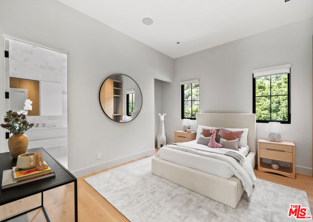10950 Verano Road, Los Angeles CA: https://media.crmls.org/mediaz/122fdf0b-56dd-4b0d-a3ec-fdda58a68102.jpg