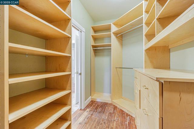 631 La Vista Rd, Walnut Creek CA: https://media.crmls.org/mediaz/122fe1c8-acc9-4b24-83f5-e77fe228d3c4.jpg