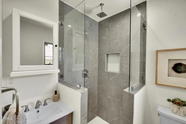 4559 Rayburn Street, Westlake Village CA: https://media.crmls.org/mediaz/12316aee-61be-4adc-99f1-2ec28a38988d.jpg