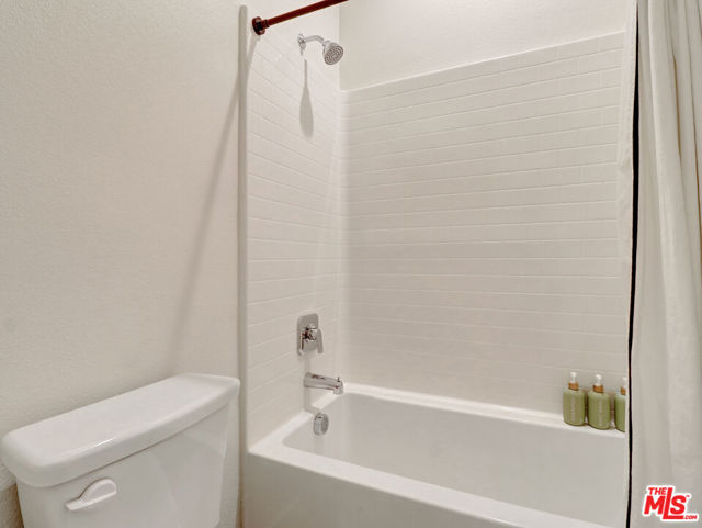 80240 Platinum Way, La Quinta CA: https://media.crmls.org/mediaz/1232481f-c9e6-4c84-bfaf-eab444cdb8b9.jpg