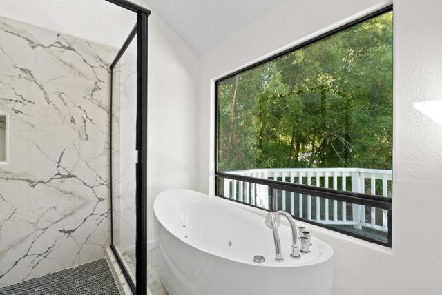 607 Saint Andrews Drive, Aptos CA: https://media.crmls.org/mediaz/1232ccfb-7f1a-4341-810b-d8c6dafdb0ff.jpg