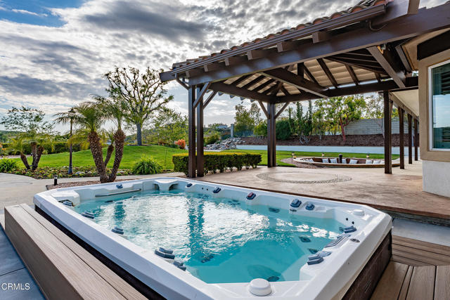 12428 Palmer Drive, Moorpark CA: https://media.crmls.org/mediaz/1232ea93-a61a-41d5-ac8f-2e221beadf14.jpg