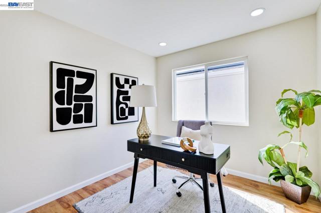 Image 41 of 58 For 4691 Rousillon Ave