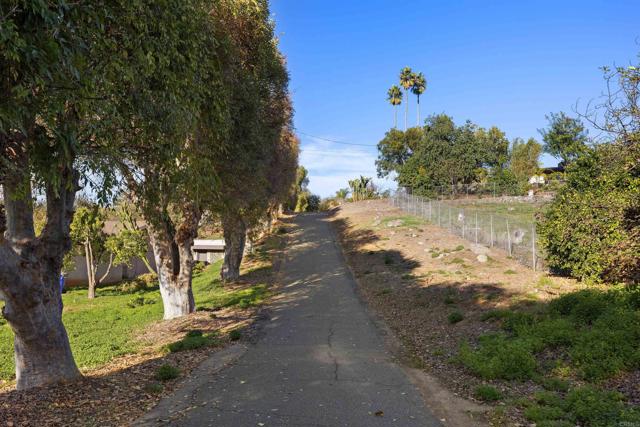 Detail Gallery Image 2 of 61 For 1520 via Rancho Pkwy, Escondido,  CA 92029 - 3 Beds | 3 Baths