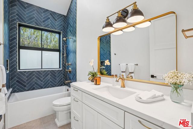 4034 Coolidge Avenue, Culver City CA: https://media.crmls.org/mediaz/12345c1d-4332-4438-ab71-502053a5e17a.jpg